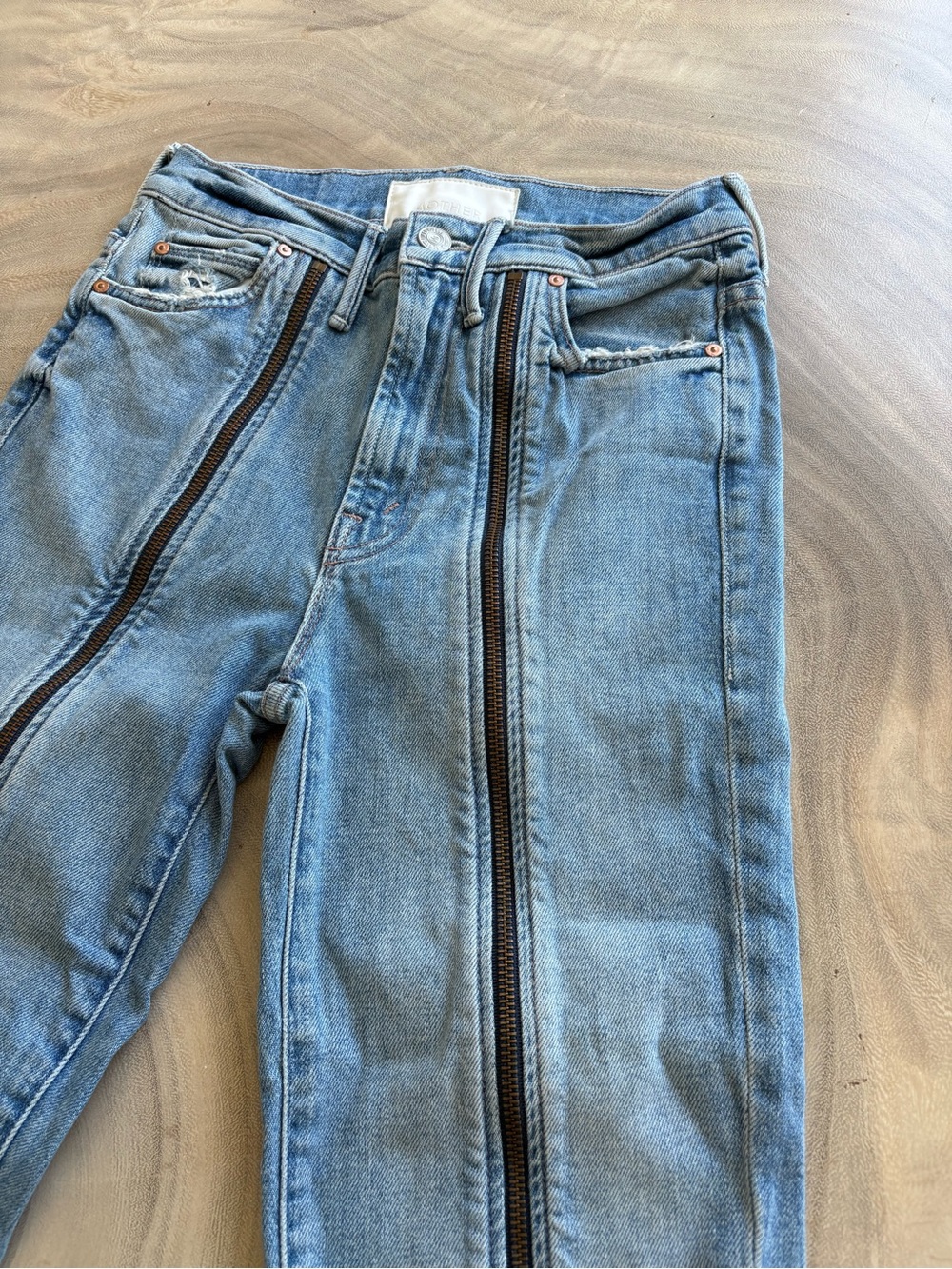 MOTHER “High Waisted Rascal Zip Step Fray” Size 24